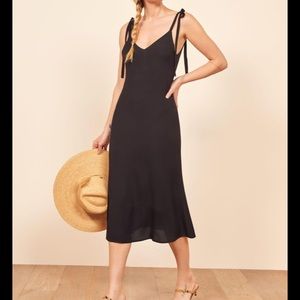 BNWT Reformation Jade Dress in Black Classic Style